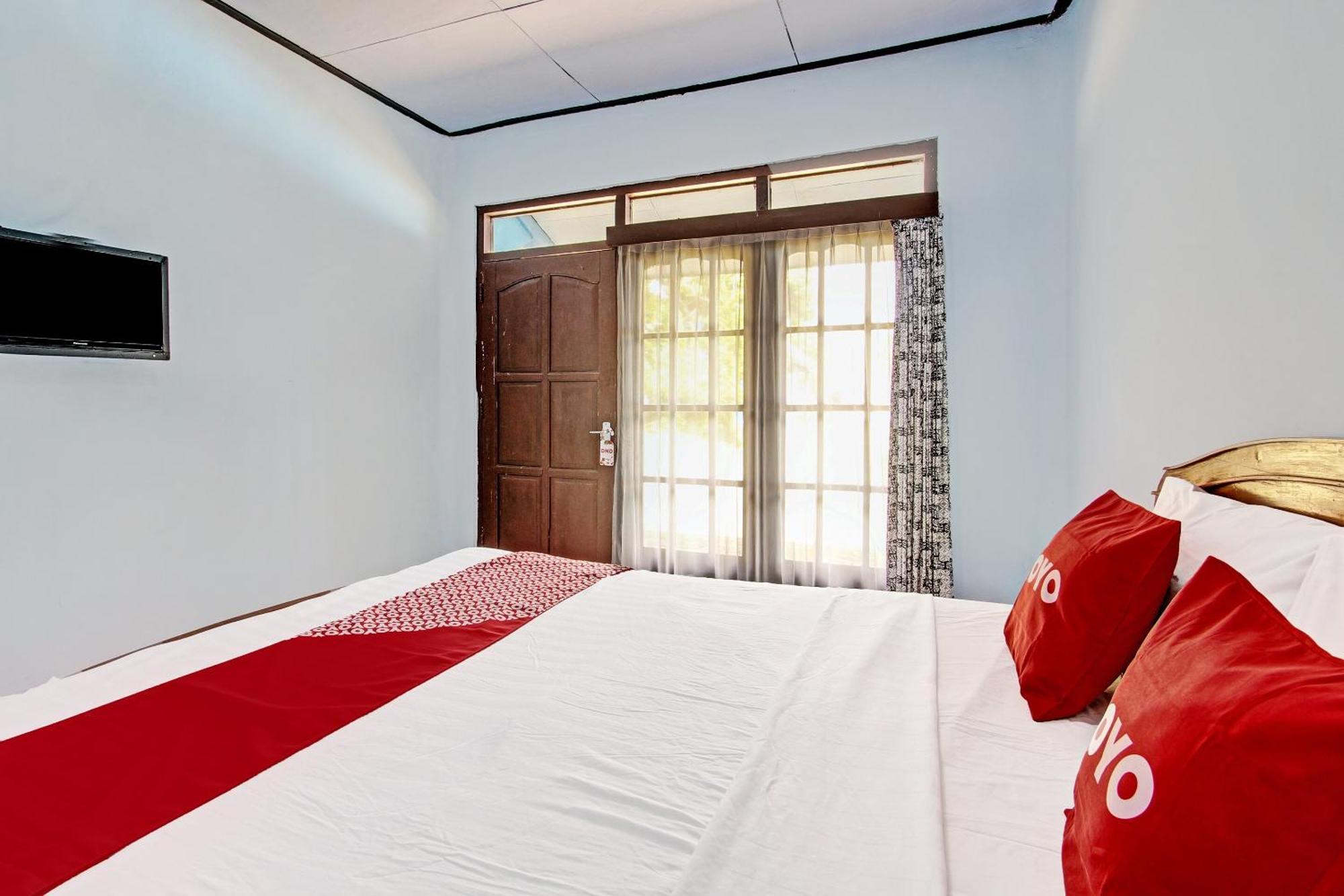 Capital O 91644 Loka Hause Hotel Salatiga Exterior photo